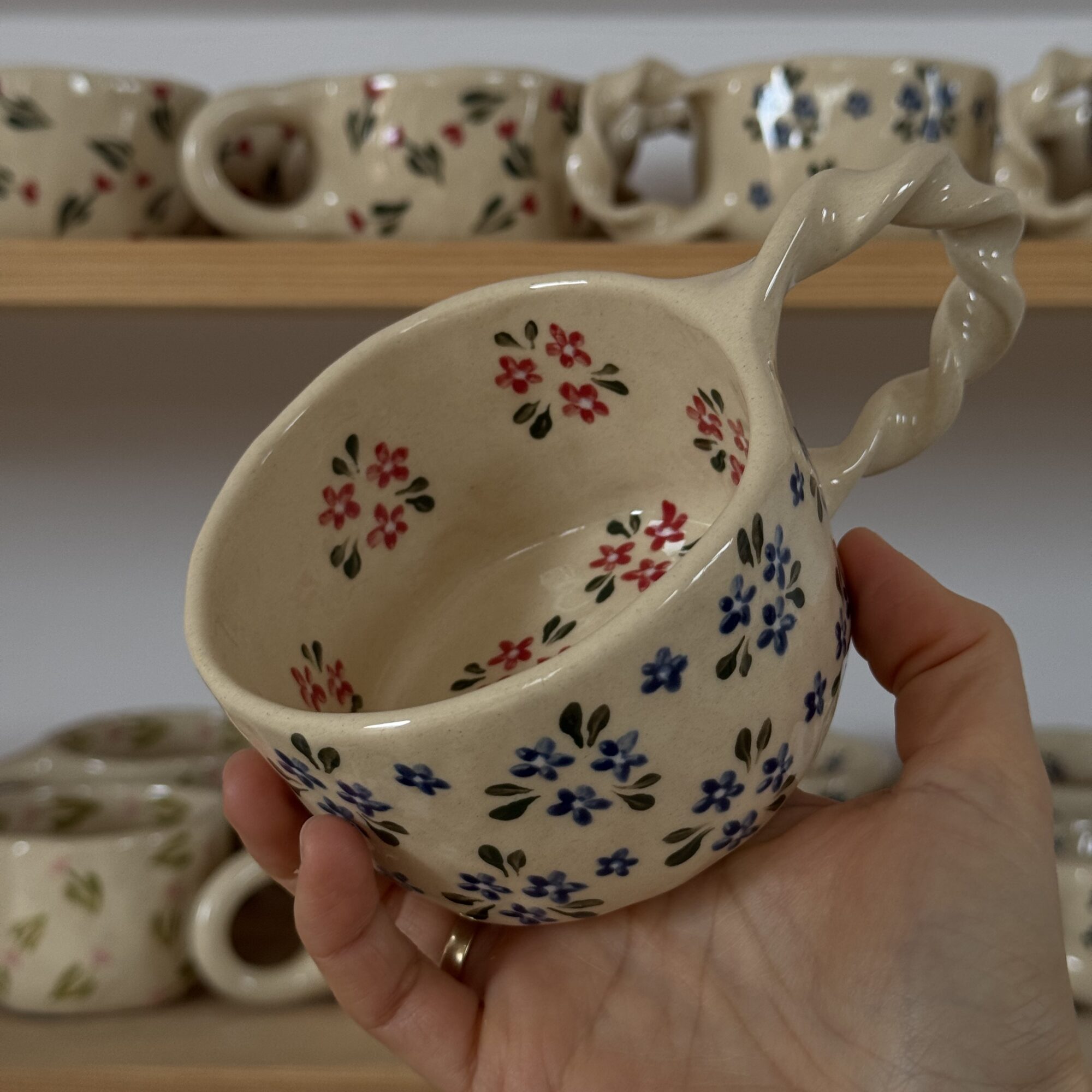 Kubek Zakręcone Ucho